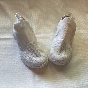 Avia White Slip-on's, Breathable Knit w/ Memory Foam, Women's Size 9